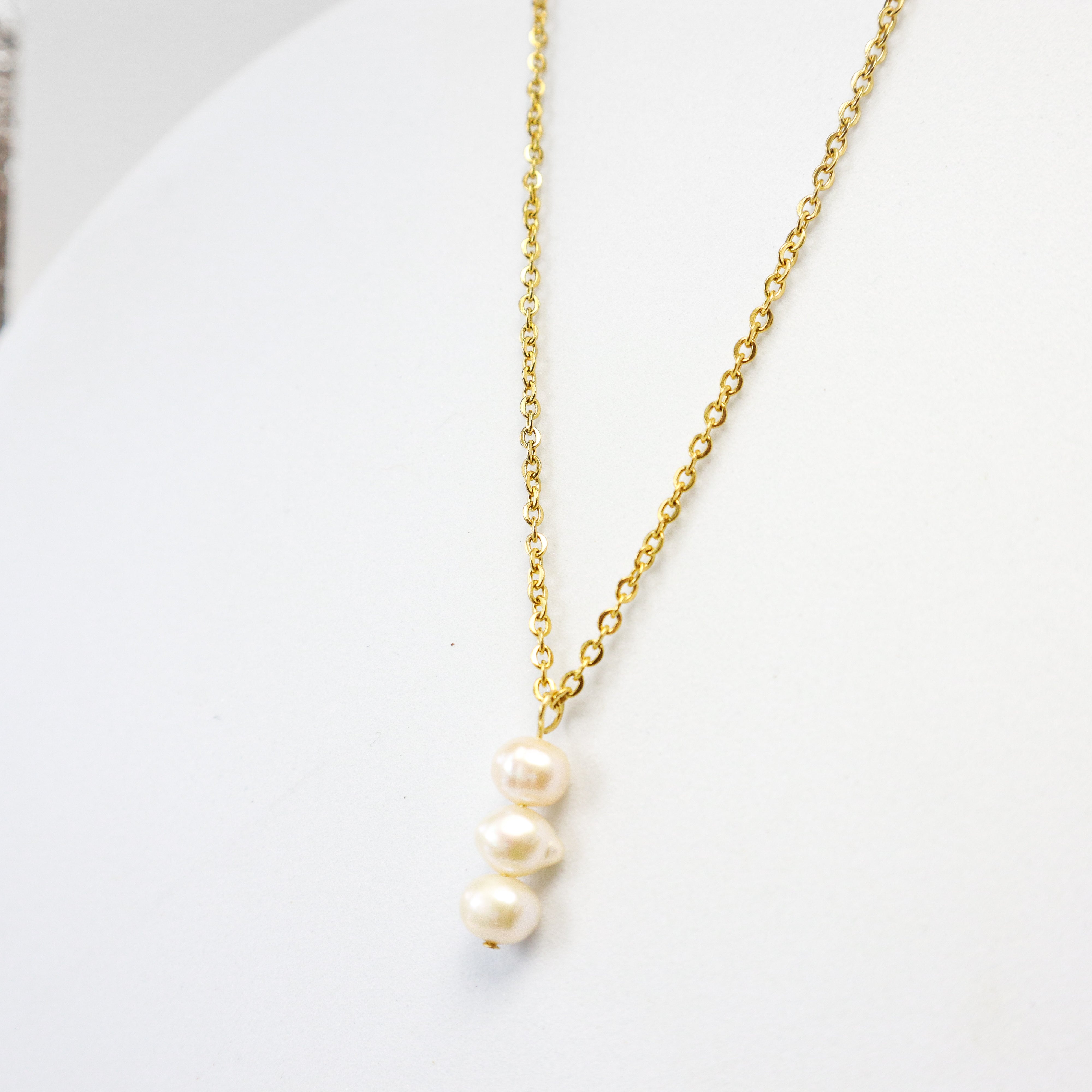 Gold Fresh Water Pearl Pendant Necklace