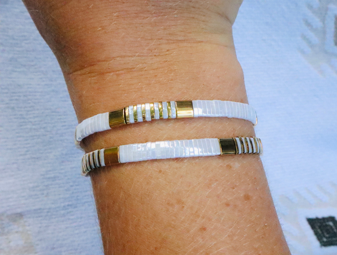 White & Gold Stretch Bracelet