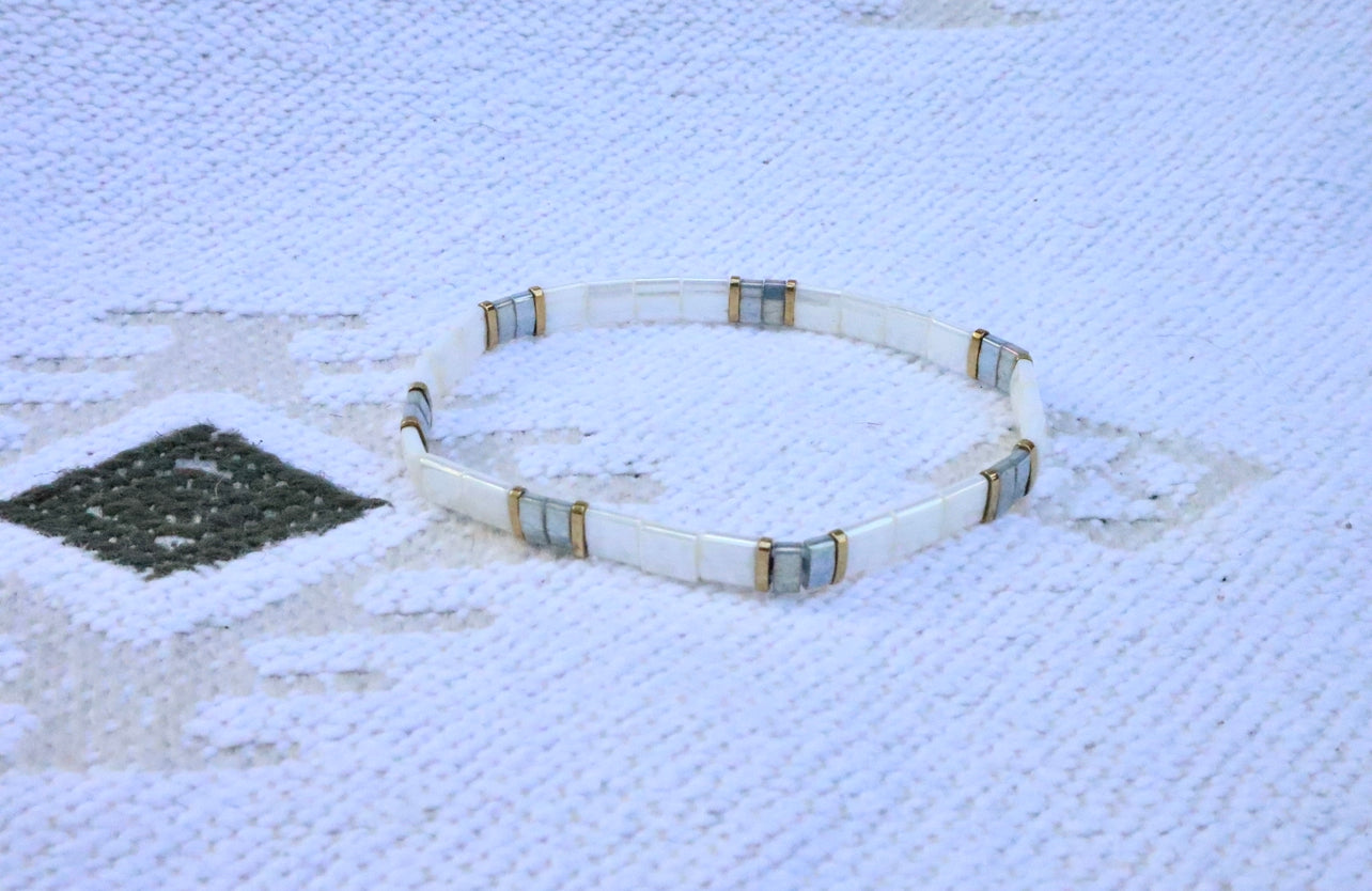 Silver, Gold & White Stretch Bracelet