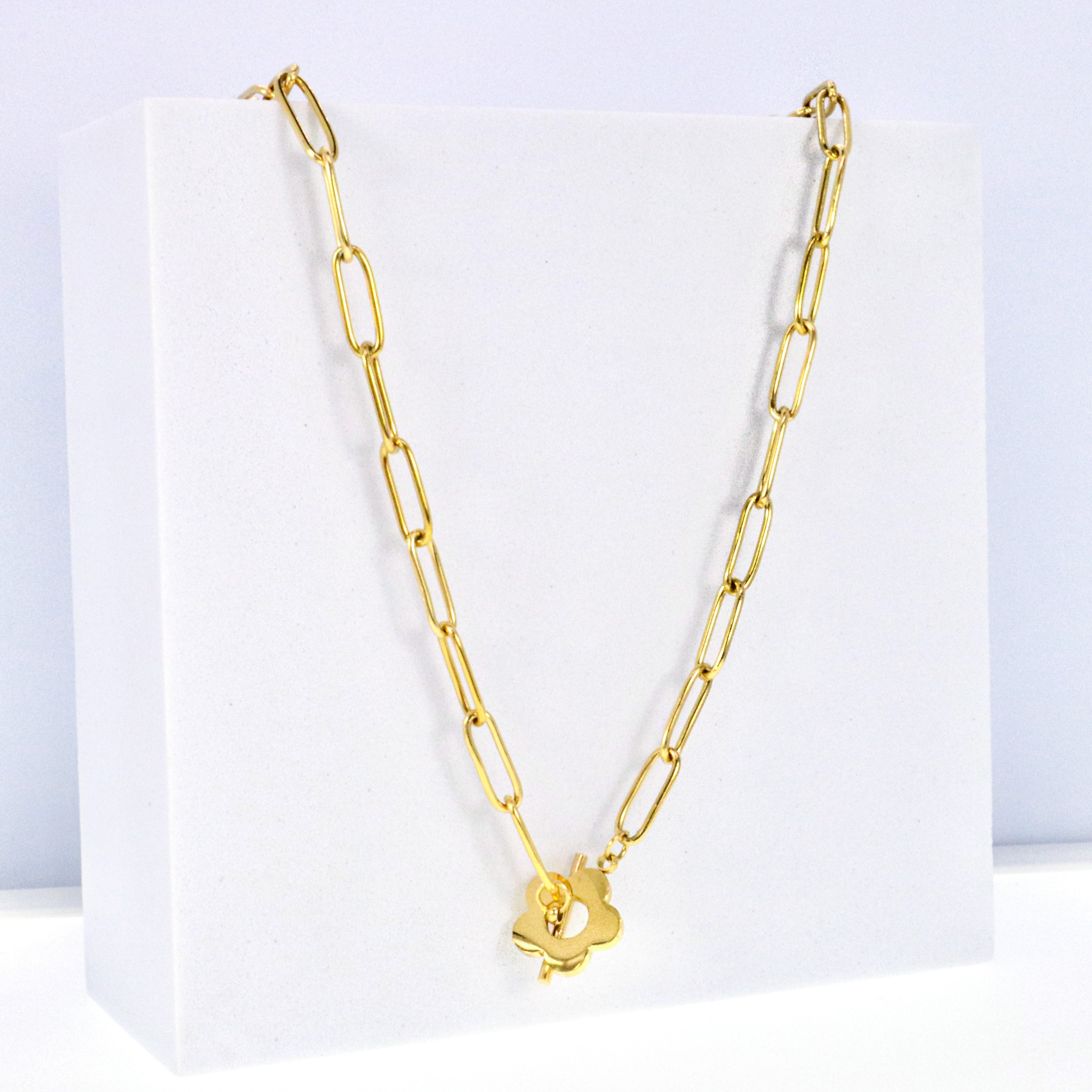 Flower Toggle Clasp Staple Chain Necklace