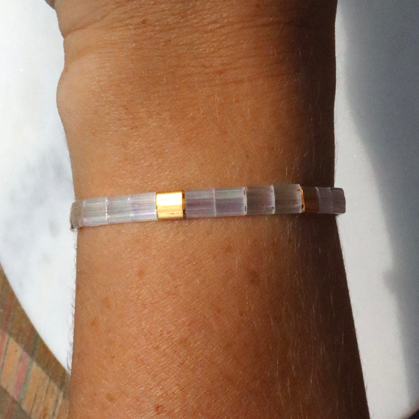 Iridescent White & Gold Flat Stretch Bracelet
