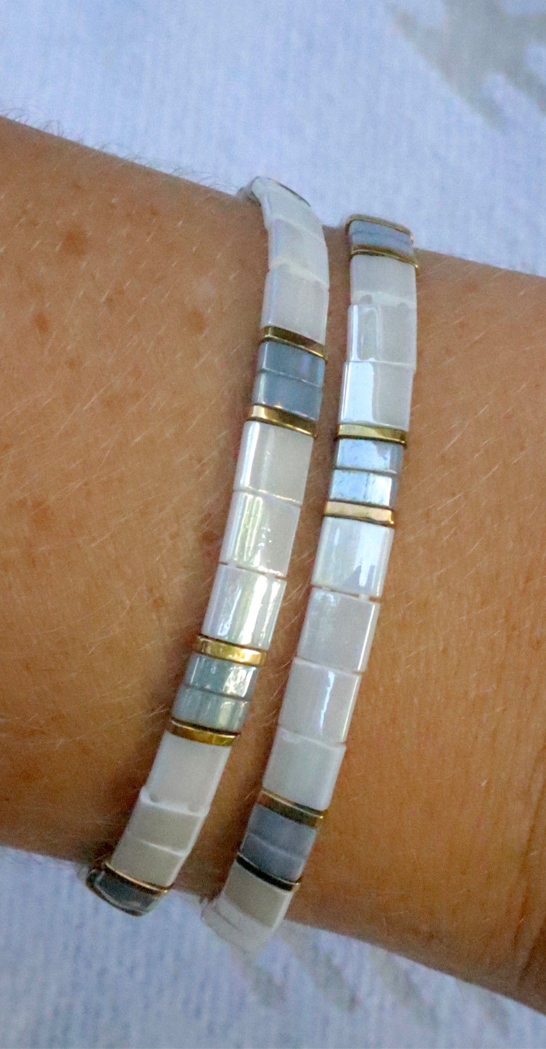 Silver, Gold & White Stretch Bracelet