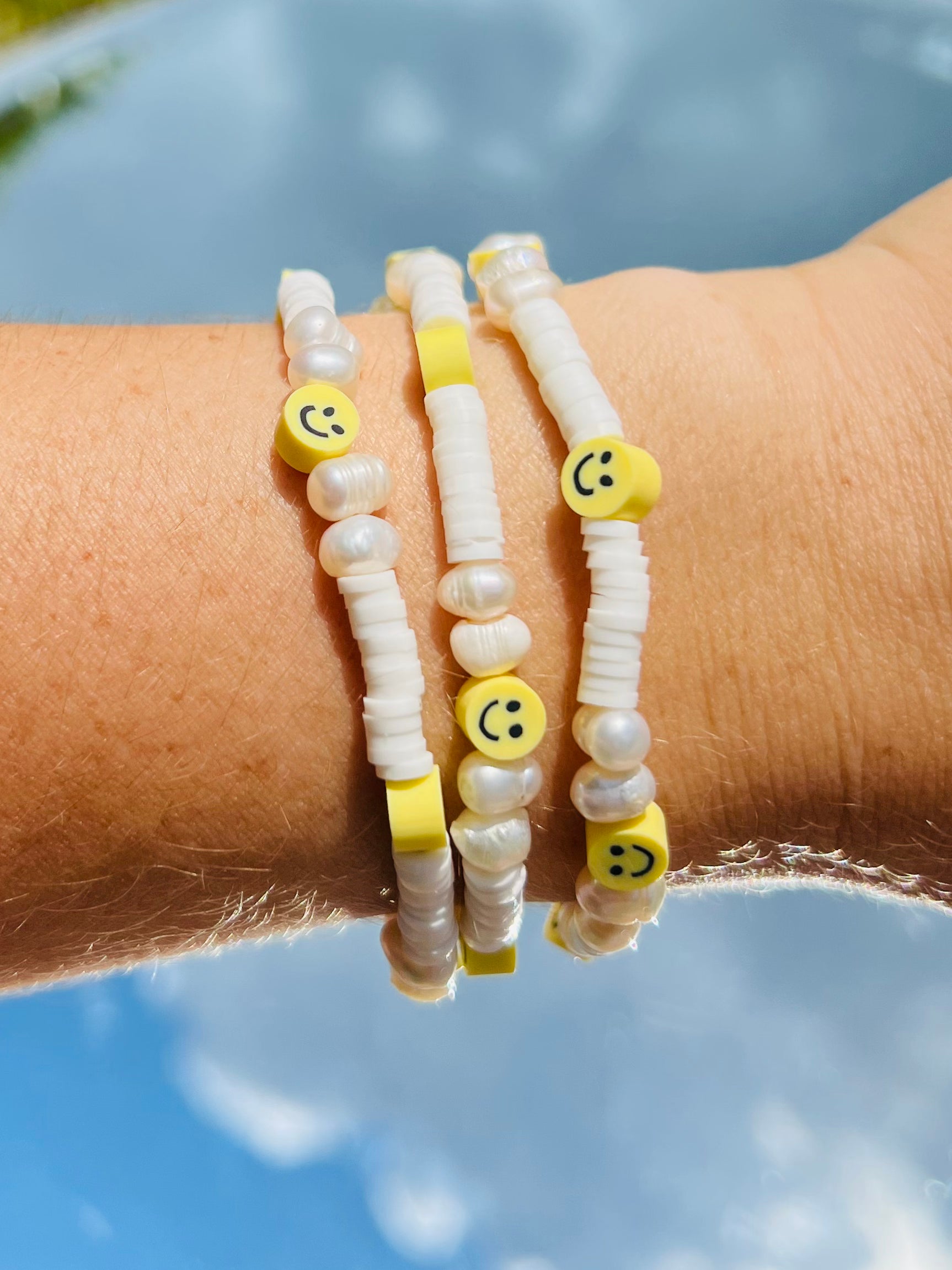 Pearl Smiley Bracelet in White