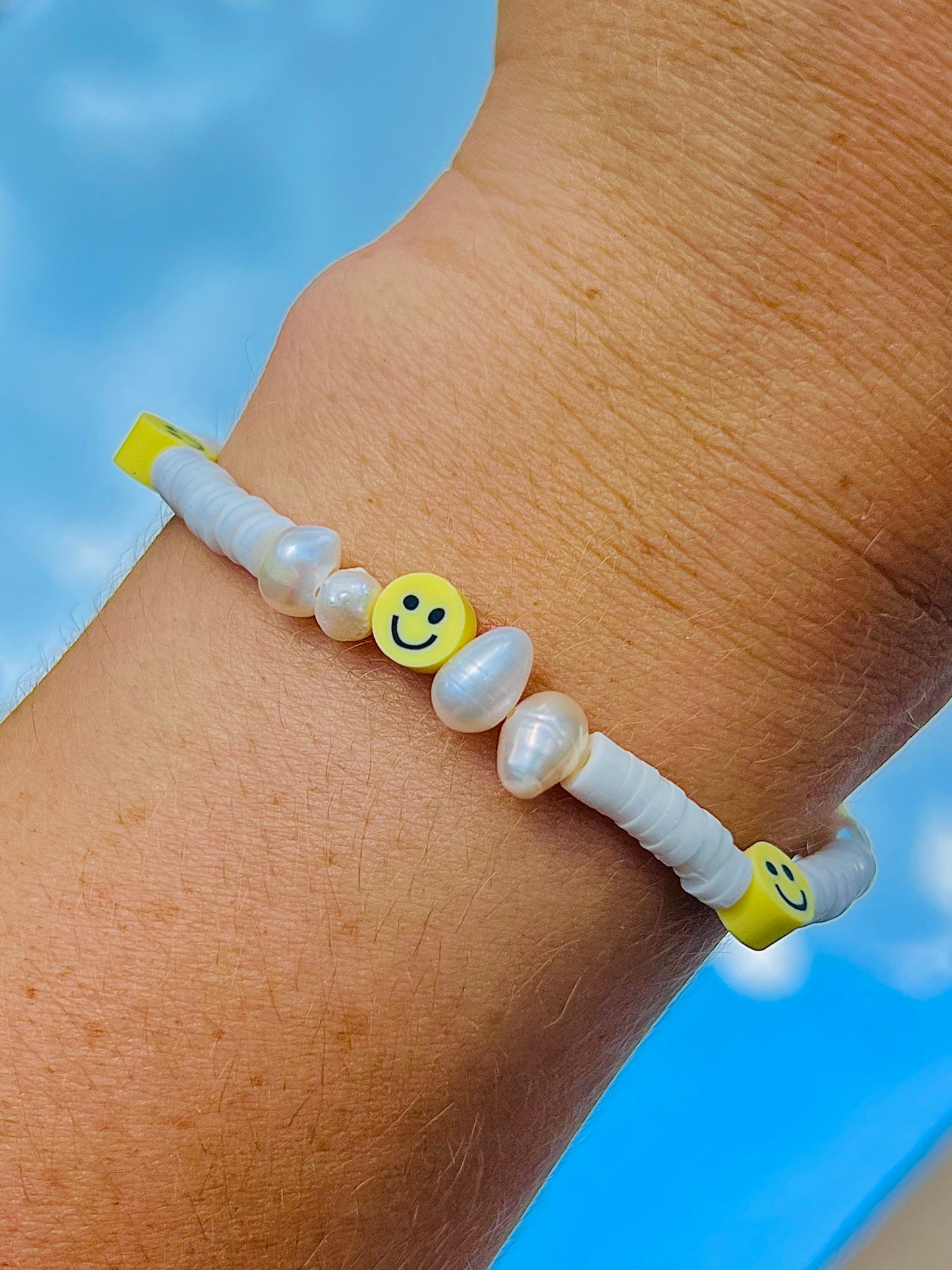 Pearl Smiley Bracelet in White