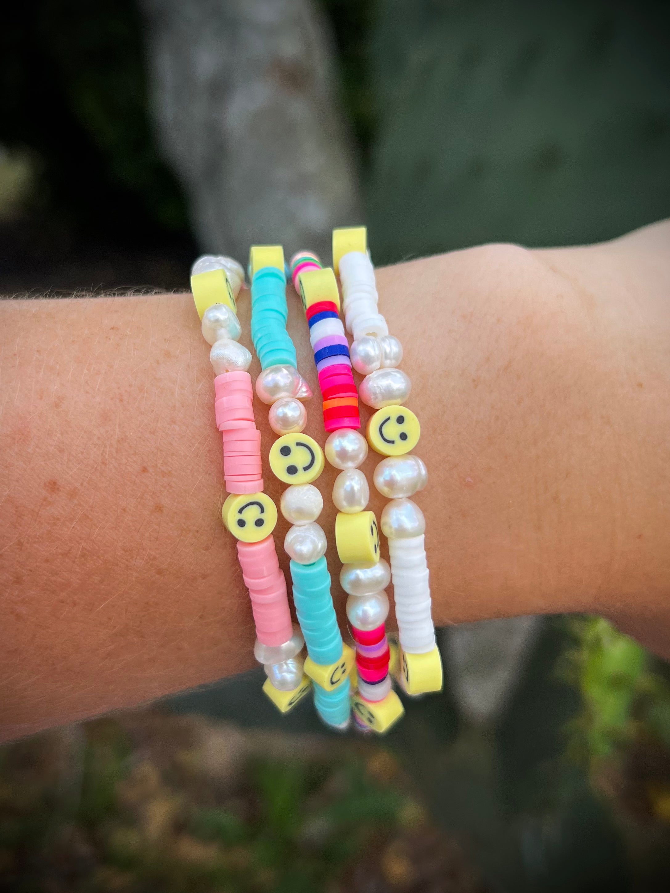 Pearl Smiley Bracelet in White